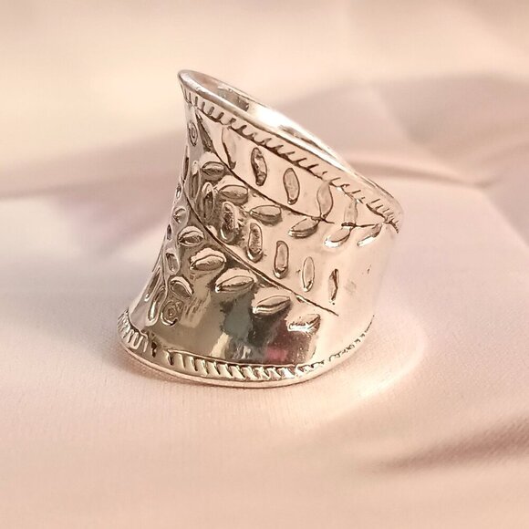 Wide Silver Leaf Pattern Statement Ring – Boho, Nature-Inspired Jewelry - Picture 2 of 5
